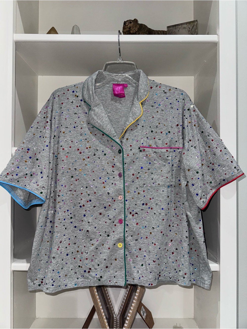 QUEEN OF SPARKLES Grey Short-Sleeve Pajama Top with Multicolor Gems Sz XS